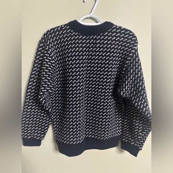 L.L.Bean Vintage Norway Made Navy Knit Wool Blend Sweater Womens Size Medium - Picture 2 of 6